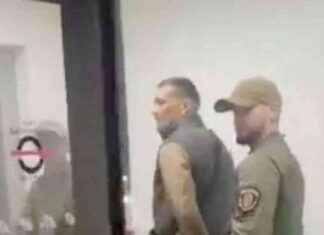 Security Measures at Krakow Airport: Understanding Handcuff Usage news-24092024-055710