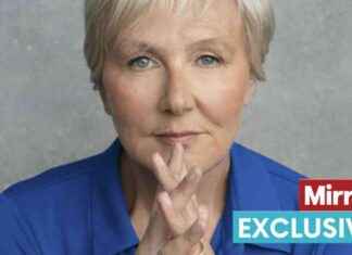 Revealed: Corrie’s Sue Cleaver Discovers Birth Mum’s Connection to Co-Star news-24092024-062201