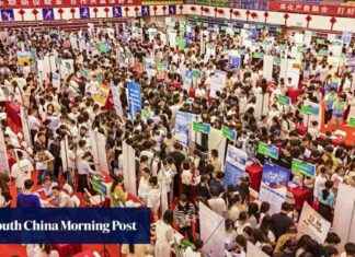 Navigating China’s Shrinking Job Market: Graduates Adjust Career Goals news-24092024-073859