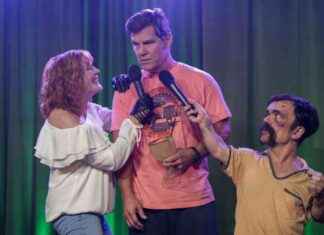 Action Comedy Film Brothers Starring Josh Brolin and Peter Dinklage on Prime Video news-24092024-094513