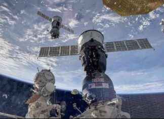 Record-breaking Russian Cosmonauts and American Astronaut Return to Earth news-24092024-111906