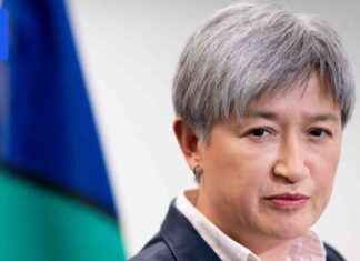 Penny Wong Urges Australians in Lebanon to Seek Alternative Travel Options news-24092024-154846