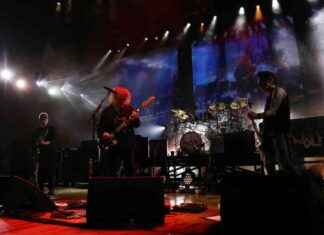 New Album Release Date Teased by Legendary Rock Band with Billboards news-24092024-160230