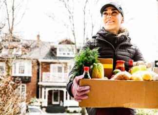 When to Book Christmas Delivery Slots: Supermarket Availability Guide news-24092024-222403