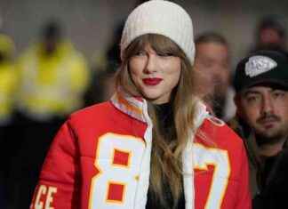 Taylor Swift Attends Falcons-Chiefs Game in Atlanta news-26092024-121943