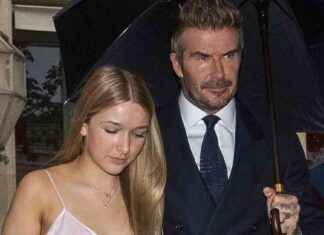 Harper Beckham, 13, Stuns in Pink Satin Gown at Victoria Beckham’s PFW Show news-28092024-011104
