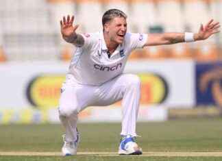 Brydon Carse celebrates first Test wickets with determination and pride news-09102024-091206