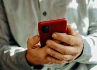 Sinn Féin Member Resigns After Probe into ‘Inappropriate’ Texts to NI Teenager news-12102024-191047