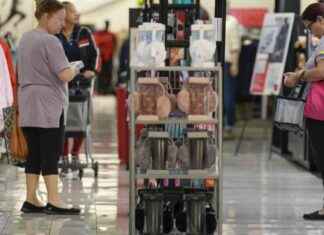 US Retail Sales Surge in Recent Months as Consumers Drive Economic Growth news-21102024-001953
