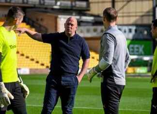 Building Trust with Players: Adam’s Approach at Fleetwood Town FC news-22102024-003830