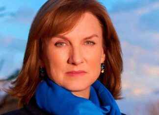 Antiques Roadshow Fiona Bruce Apologizes to Doctor for Appraisal Shock news-22102024-010032