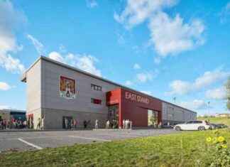 Northampton Town FC Embraces Sustainability with Solar Panels and EV Charging Stations news-22102024-131851