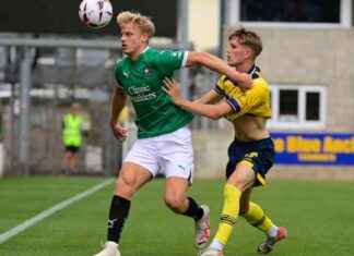 Wayne Rooney Criticizes Saxon Earley’s Lack of Playing Time at Lincoln United news-23102024-021736