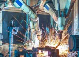 UWC Berhad (KLSE:UWC) Analysis: Mixed Fundamentals Leading to Negative Market Sentiment news-23102024-061713