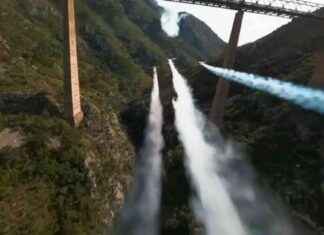 Acrobatic Aircraft Perform Stunts Under Montenegro’s Tallest Bridge news-26102024-035944