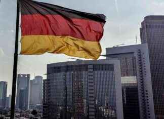 German Business Sentiment Surges, DAX Rises Signaling End of Economic Crisis news-29102024-041912