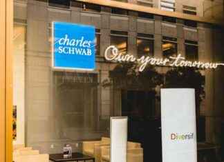 Schwab Launches Active Bond Fund Amid Record Year for ETFs news-05112024-053750