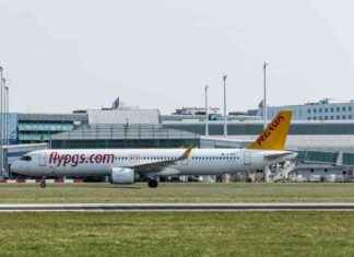 WestJet Accused of Silencing Customers: What You Need to Know news-26112024-073712