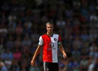 Feyenoord vs SC Heerenveen Match Preview: Can Heerenveen Make Robin van Persie Happy? news-26112024-085839