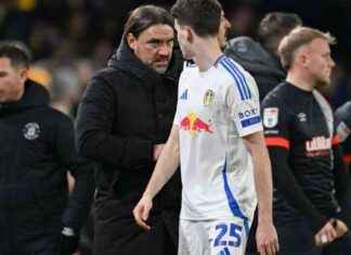 Injury Updates: Farke Addresses Byram and Solomon Concerns for Leeds United news-28112024-033142