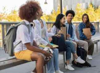 International Students Outearn Canadian-born Graduates in Top Canadian University news-28112024-103618