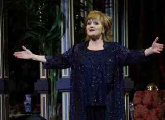 Benefits of Singing with the Tabernacle Choir: Insights from Mrs. Patmore of ‘Downton Abbey’ benefits-of-singing-with-the-tabernacle-choir-nsights-from-mrs-patmore-of-downton-abbey