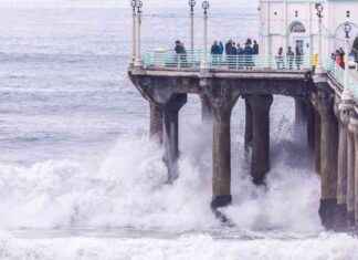 California Coast Braces for Another Round of Towering Waves california-coast-braces-for-another-round-of-towering-waves