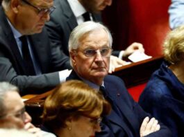 french-lawmakers-vote-to-oust-prime-minister-causing-chaos-in-country