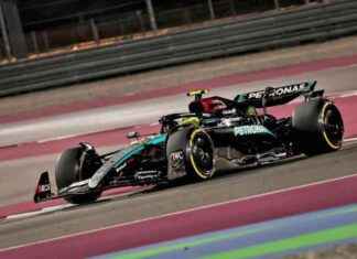 Mercedes: Hamilton’s Qatar Puncture Unrelated to Mirror Debris mercedes-hamiltons-qatar-puncture-unrelated-to-mirror-debris