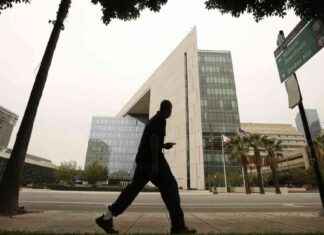 Robbers Pretending to be Police Carry Out Assault and Robbery in Koreatown, LAPD Reports robbers-pretending-to-be-police-carry-out-assault-and-robbery-in-koreatown-lapd-reports