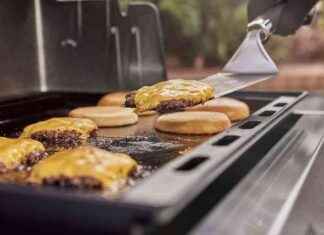 Controversy Erupts Over ‘Proud Boys’ Burger at N.J. Restaurant controversy-erupts-over-proud-boys-burger-at-nj-restaurant