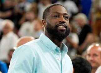 Dwyane Wade Opens Up About Kidney Surgery and Cancer Diagnosis dwyane-wade-opens-up-about-kidney-surgery-and-cancer-diagnosis