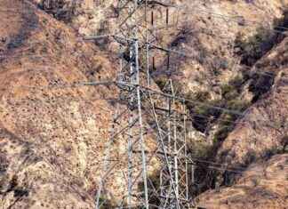 Exploring Eaton Canyon Electrical Tower Area as Potential Source of Altadena Fire exploring-eaton-canyon-electrical-tower-area-as-potential-source-of-altadena-fire