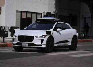Man Arrested for Attempted Theft of Waymo in Downtown Los Angeles man-arrested-for-attempted-theft-of-waymo-in-downtown-los-angeles