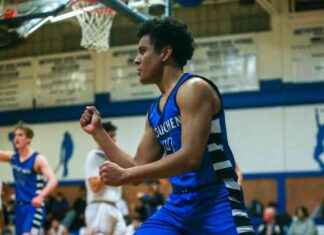 Metuchen Boys Basketball Defeats Dunellen: Hayes-Durina Leads the Way metuchen-boys-basketball-defeats-dunellen-hayes-durina-leads-the-way