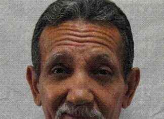 Mexican Mafia Leader Offers Protection to El Chapo in U.S. Prison mexican-mafia-leader-offers-protection-to-el-chapo-in-us-prison