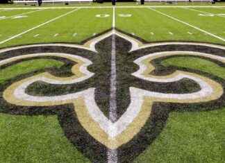 Saints’ Moment of Silence Captured By Fox Sports After Deadly Terror Attack saints-moment-of-silence-captured-by-fox-sports-after-deadly-terror-attack