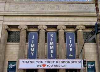 Signs of Gratitude and Love Amid L.A. Firestorm signs-of-gratitude-and-love-amid-la-firestorm