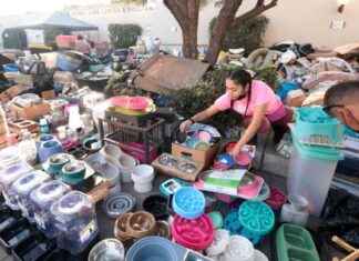 Supporting Fire Victims: Volunteers Provide Food, Supplies, and Comfort supporting-fire-victims-volunteers-provide-food-supplies-and-comfort