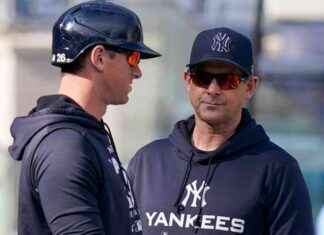 Aaron Boone’s Message to Yankees Fans: Don’t Count Out DJ LeMahieu aaron-boones-message-to-yankees-fans-dont-count-out-dj-lemahieu