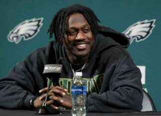 A.J. Brown reflects on Super Bowl loss to Chiefs: Felt like a paid actor aj-brown-reflects-on-super-bowl-loss-to-chiefs-felt-like-a-paid-actor