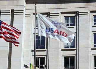 Chief Justice Roberts Halts Order for Trump Admin to Pay Foreign Aid Contractors chief-justice-roberts-halts-order-for-trump-admin-to-pay-foreign-aid-contractors