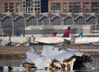 DC Plane Crash Wreckage Removal Starts Monday, 12 Bodies Unrecovered dc-plane-crash-wreckage-removal-starts-monday-12-bodies-unrecovered