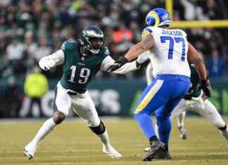Eagles Edge Rusher Commits to Staying, Ex-Coach Reveals eagles-edge-rusher-commits-to-staying-ex-coach-reveals
