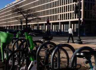 Education Department Employees Offered Buyouts Amid Anticipated Layoffs education-department-employees-offered-buyouts-amid-anticipated-layoffs