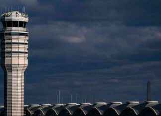 Planes in Washington and Chicago Avoid Collision During Landings planes-in-washington-and-chicago-avoid-collision-during-landings