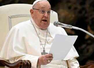 Pope Francis Shares Written Message During Hospitalization pope-francis-shares-written-message-during-hospitalization