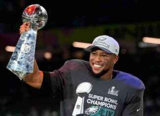 Saquon Barkley Eagles Super Bowl Beer Shotgun Celebration saquon-barkley-eagles-super-bowl-beer-shotgun-celebration