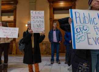 CDC Scientists Reinstated After Being Fired cdc-scientists-reinstated-after-being-fired