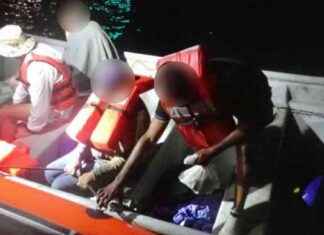 Intercepted Boat Carrying Russian Nationals and Criminal Migrants ntercepted-boat-carrying-russian-nationals-and-criminal-migrants